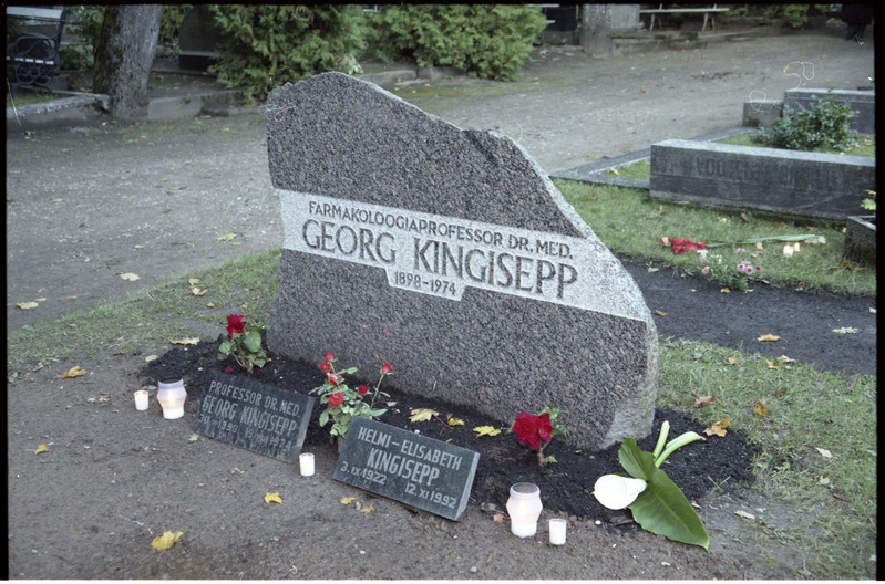 Külalisprofessor TÜ aulas ja TÜ kalmistupäev septembris 1997