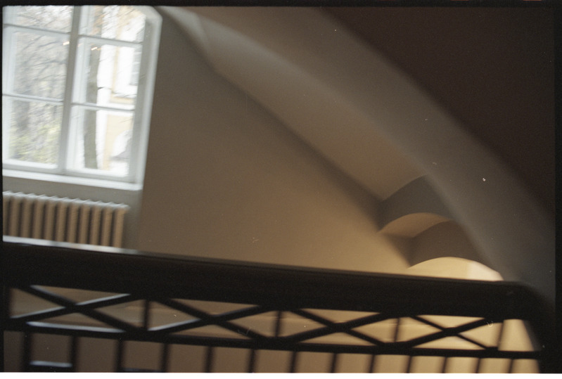 Näituse avamine TÜ raamatukogus ja Helmud Piirimäe aulaloeng oktoobris 1997