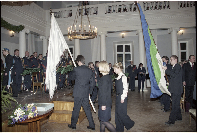 Pidulik kontsertaktus "80 aastat Vabadussõja algusest" Tartu ülikooli aulas, 27. november 1998