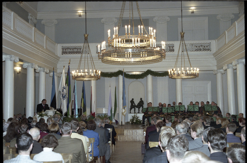 Pidulik kontsertaktus "80 aastat Vabadussõja algusest" Tartu ülikooli aulas, 27. november 1998