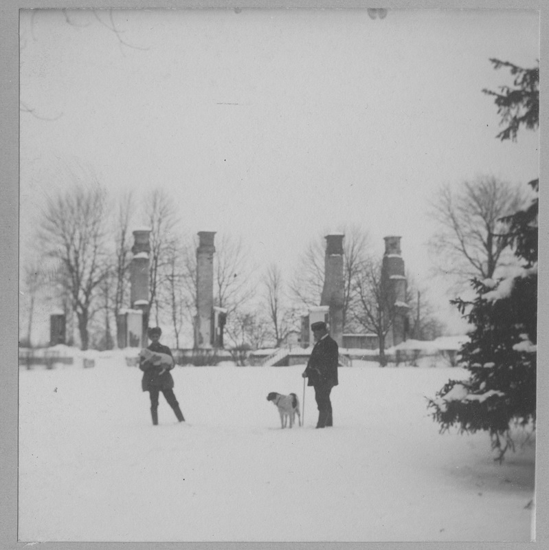 Sõtküla mõis pärast 1905.a ülestõusu käigus toimunud mõisate põletamist.