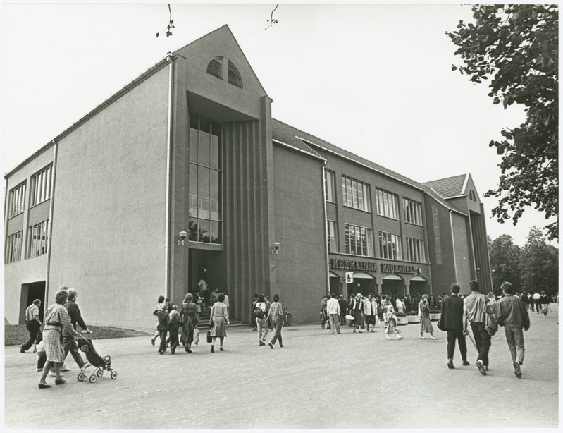 Tartu kaubanduskeskus "Kesklinna". Projekt M. Masso