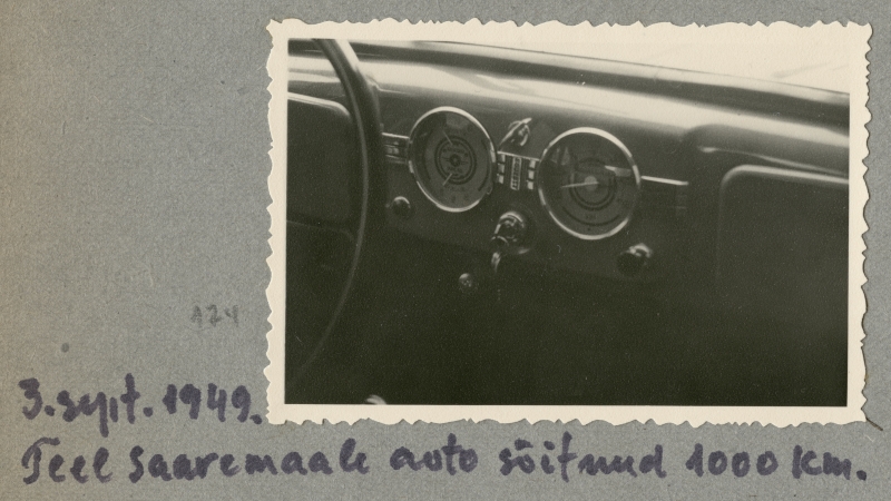 Sõiduauto "Moskvitš" armatuurlaud.