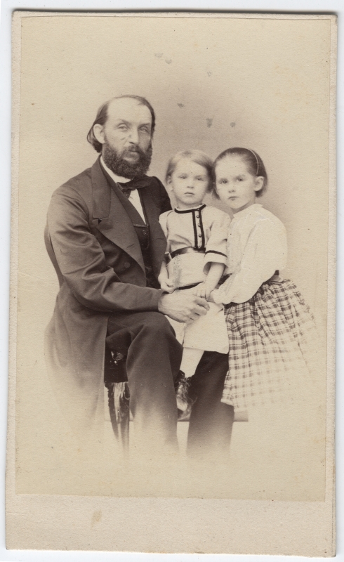 Ed.v.Ottingen lastega Elizabeth ja Erich.