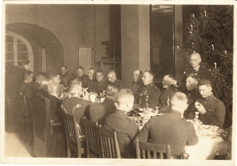 Vahtkonna jõulupidu Toompea lossis 29.12.1931.a., millest võttis osa K. Päts.