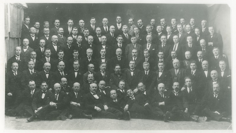 Grupp Tallinna Raudtee Tehnikakooli  vilistlasi 1930.a.