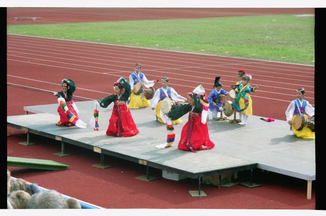 IX noorte tantsupidu Tallinnas Kalevi staadionil