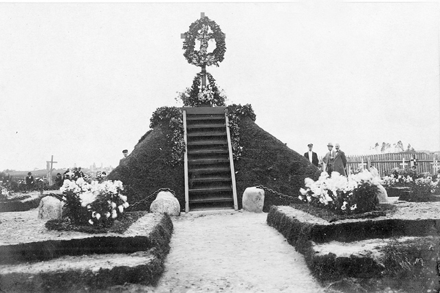 Vene Loodearmee ühishaud Narvas Siivertsi kalmistul