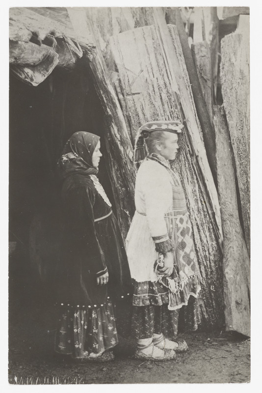 Tšeremissi ehk mari naised rahvariietes 1902. a.