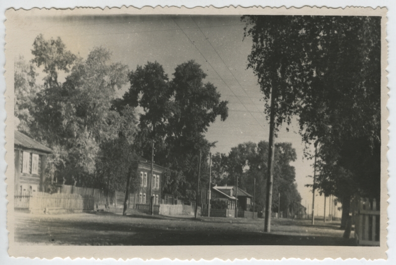 Tänavavaade Belaja Holunitsa asulas, kuhu 1941.a saadeti välja eestlasi, kes viibisid, seal 1958.aastani.