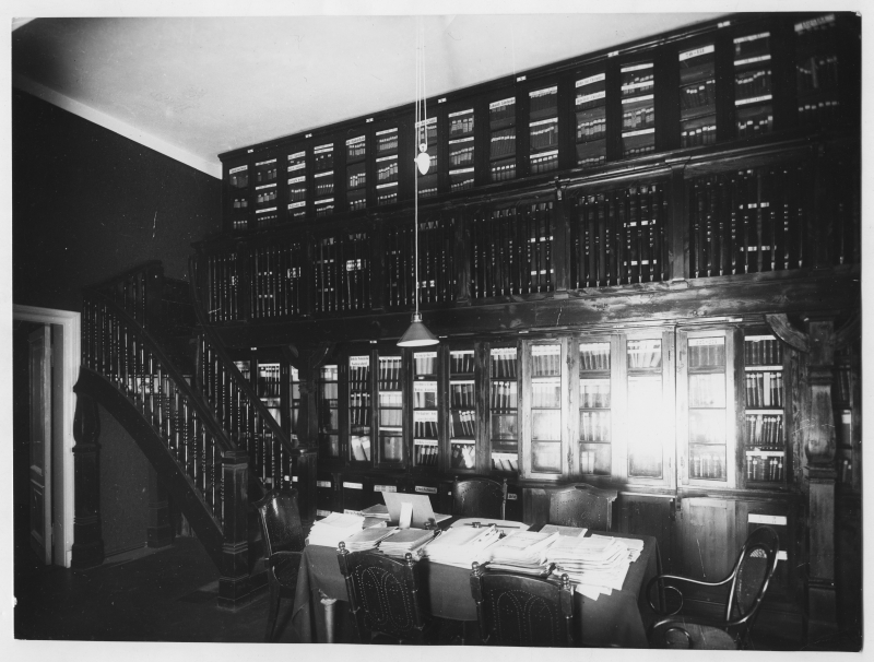 Mustpeade klubi arhiivraamatukogu sisevaade