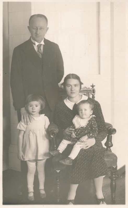 Rakvere kirikuõpetaja Egon Pallon perega