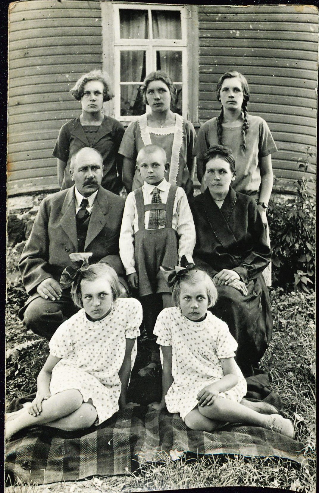Tikas family Aravetel
