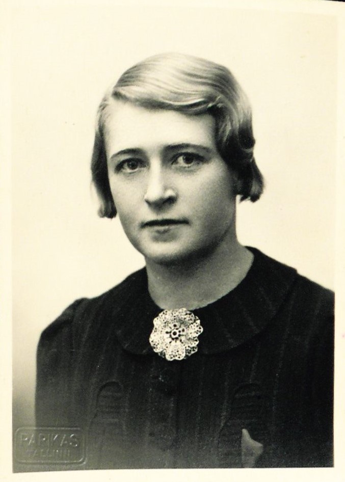 Unknown woman's portrait