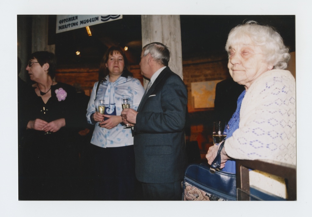 Eesti Meremuuseumi töötajad Anne Pihel, Irina Padalka, Juri Matkevitš ja Helga Klaas muuseumi 70. juubelivastuvõtul Paksus Margareetas.
2005