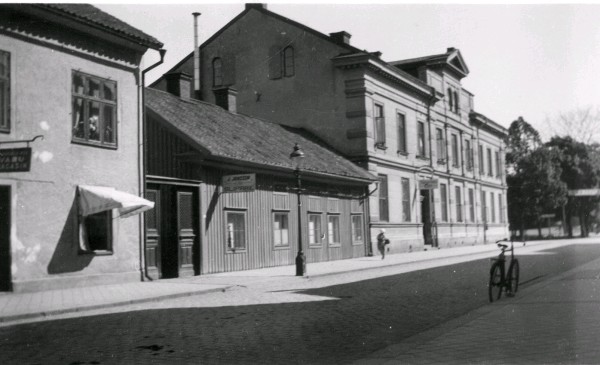 "Östra Storgatan 25-29"
Slipare Janssons.