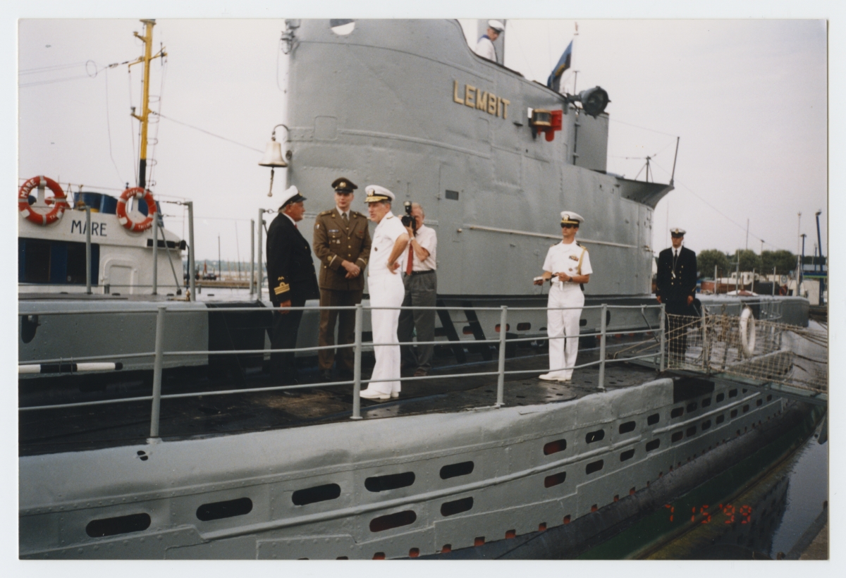 Vladimir Kopelman ja admiral Charles S. Abbot allveelaeval "Lembit" Pirita sadamas