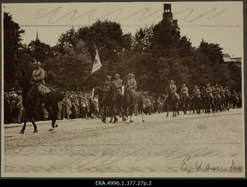 I Days of the Defence League in Tallinn, June 19-20. Paradise on June 20, 1926, riders passing from the viewers
