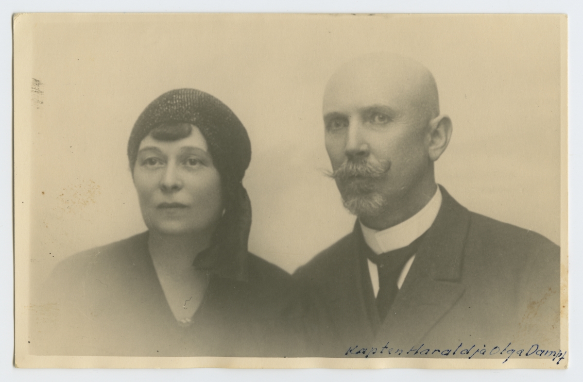 Kapten Harald Dampf koos abikaasa Olgaga 30. pulma aastapäeval.
1930