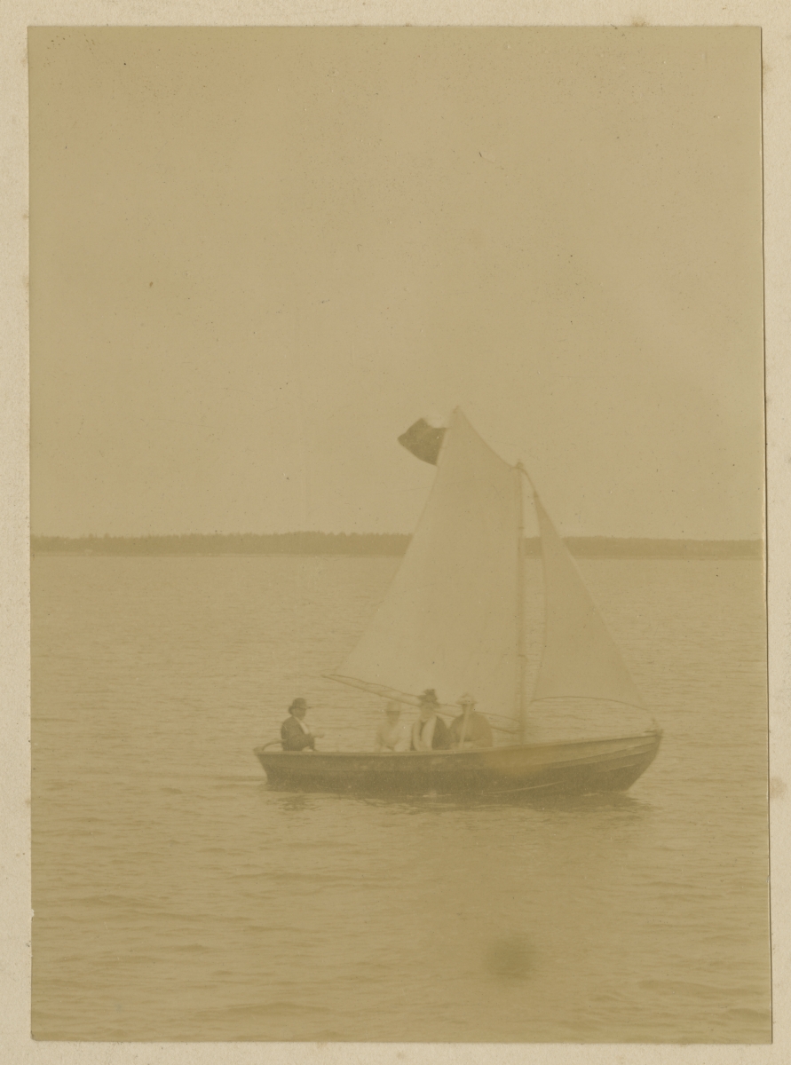 Merel Vormsi purjepaat, millega käidi Haapsalus 1890.aastatel