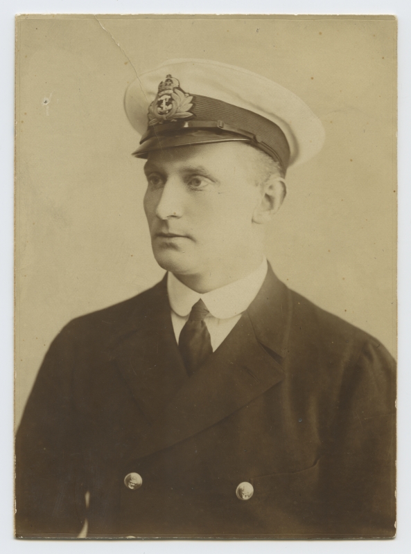Kapten C. Simpson, inglise allveelaeva ohvitser, portree