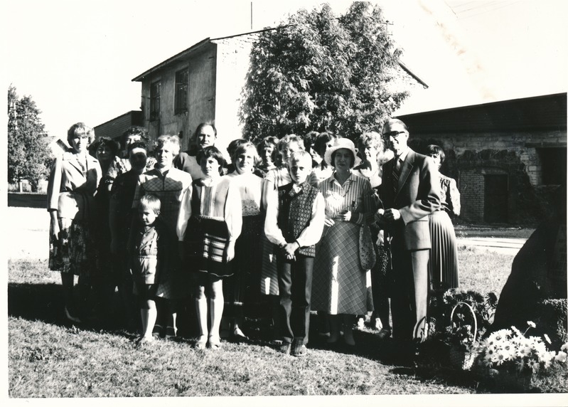 Mälestuskivi avamine Hugo Raudsepale Rakkes