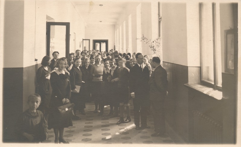Rakvere Õpetajate Seminari koridoris