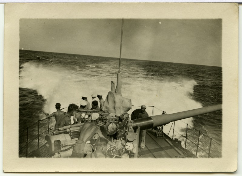 102 mm suurtükiga sihtimine miiniristlejal "Wambola".