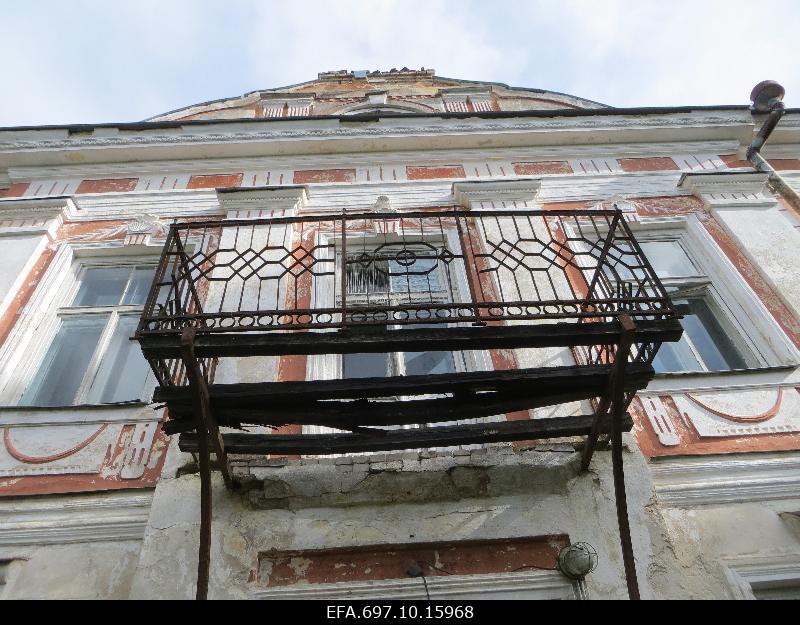 Main building of Liigvalla Manor. Outdoor view. A balcony with iron stairs.
