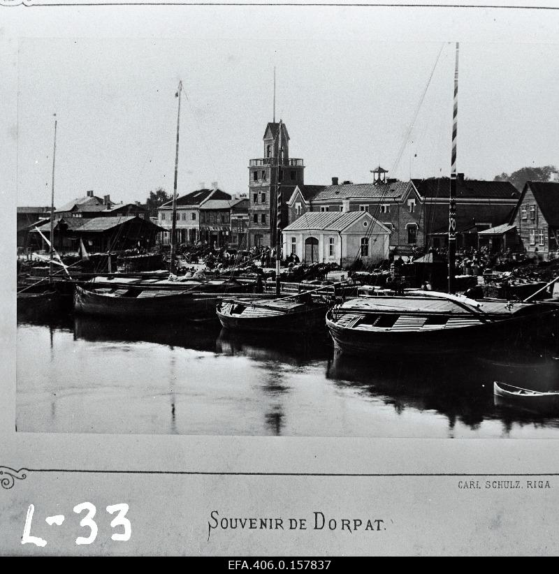 Tartu market and sprinkler house.