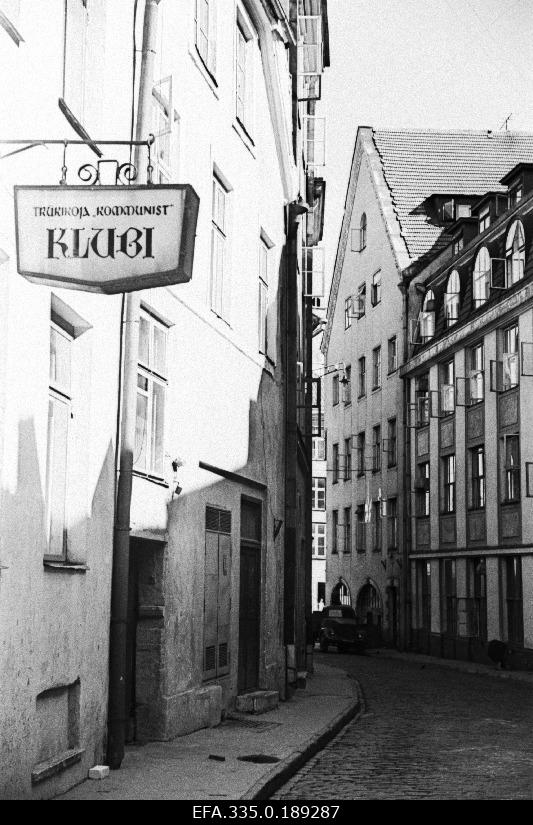 The printing industry of the production unit of Estonia The printing house of the Communist House on the Rataskaevu street, on the left of the printing house club.