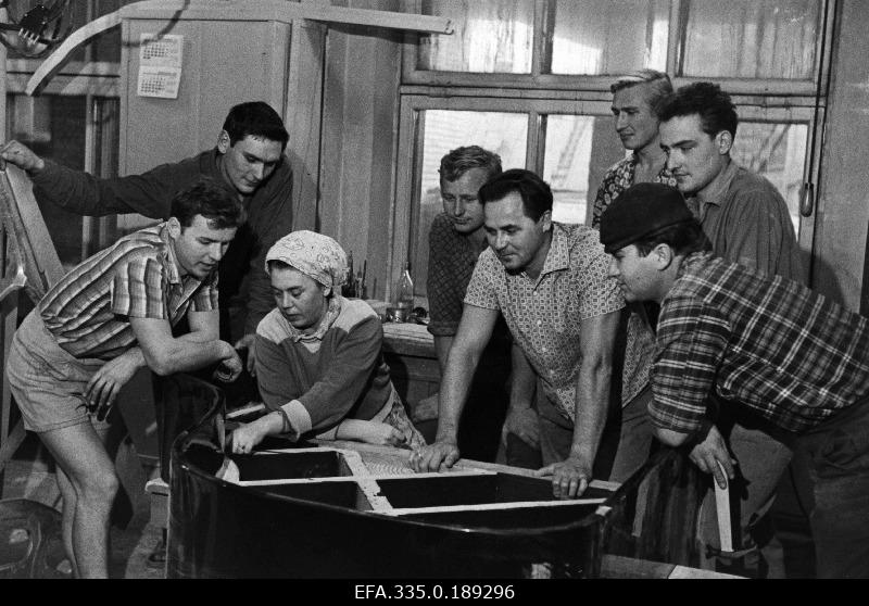 Employees of the Tallinn Klaver factory are discussing work issues.