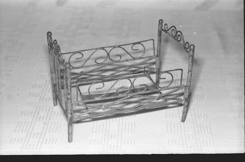 Foto. Nukuvoodi, metallist.