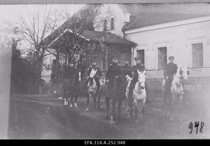 War of Liberty. 4.shadow officers on horses.