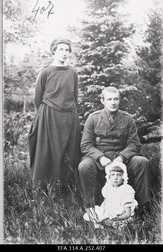Member of the Council of the Freedom Cross with Colonel Nikolai Reek's wife Klaara and daughter.