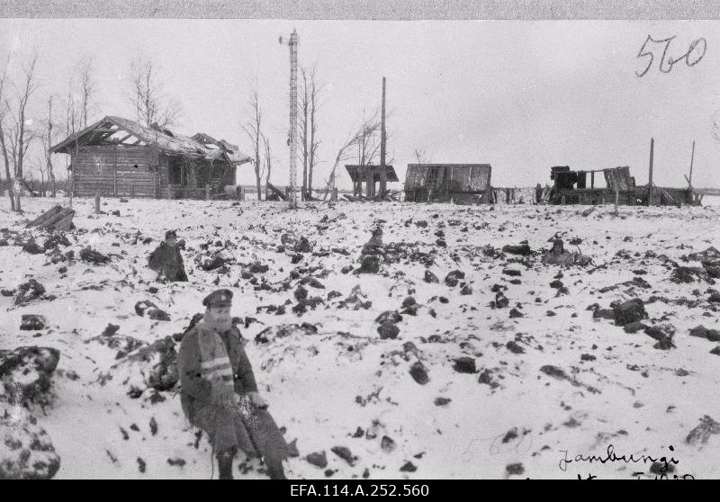 War of Liberty. 9.jalaväepolgu soldiers at the Sala Railway Station destroyed during the battle. Aleksander Meeks, head of the balloons team at the forefront.
