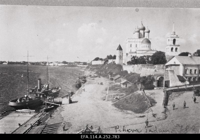 War of Liberty. Pihkva River Port, Cream and Troitski Cathedral.