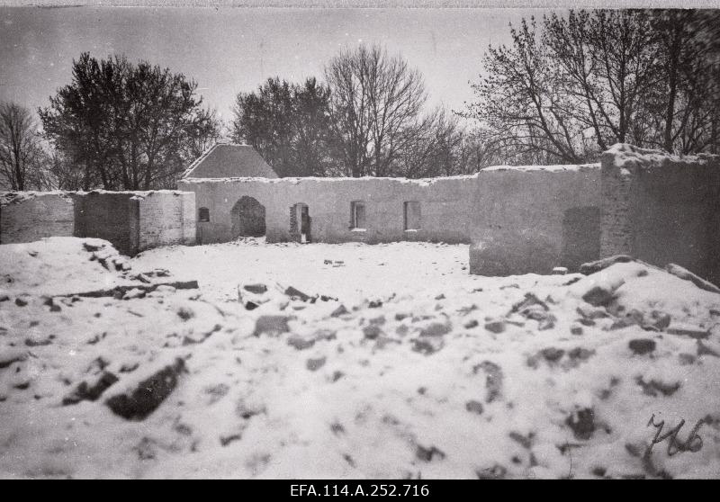 War of Liberty. [holoholnja?] The ruins of the manor's economic building.