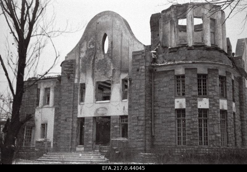 The ruins of the former Italian Embassy building on Pärnu Road.