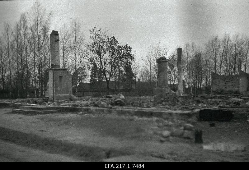 Ruins of Mõisaküla folk house.