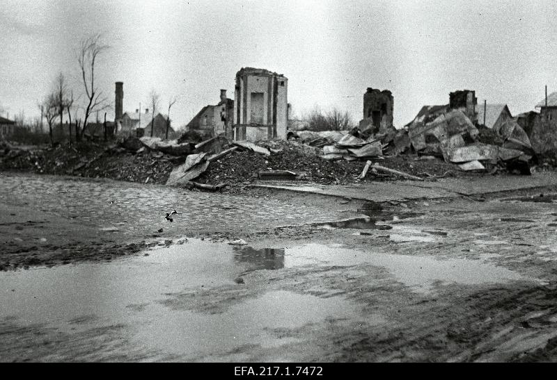 Mõisaküla pharmacy ruins.
