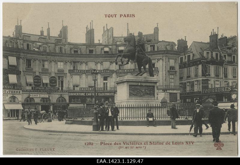 View Place de Victoires square and Louis XIV monument, photo postcard