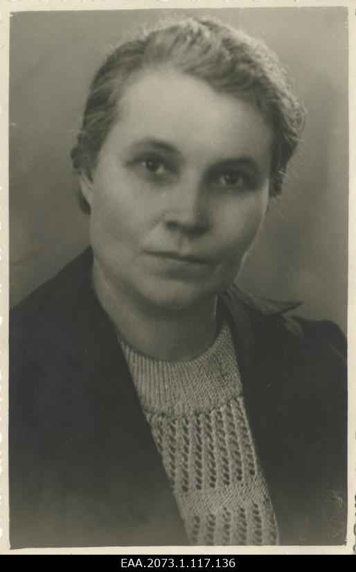 Unidentified female, portrait