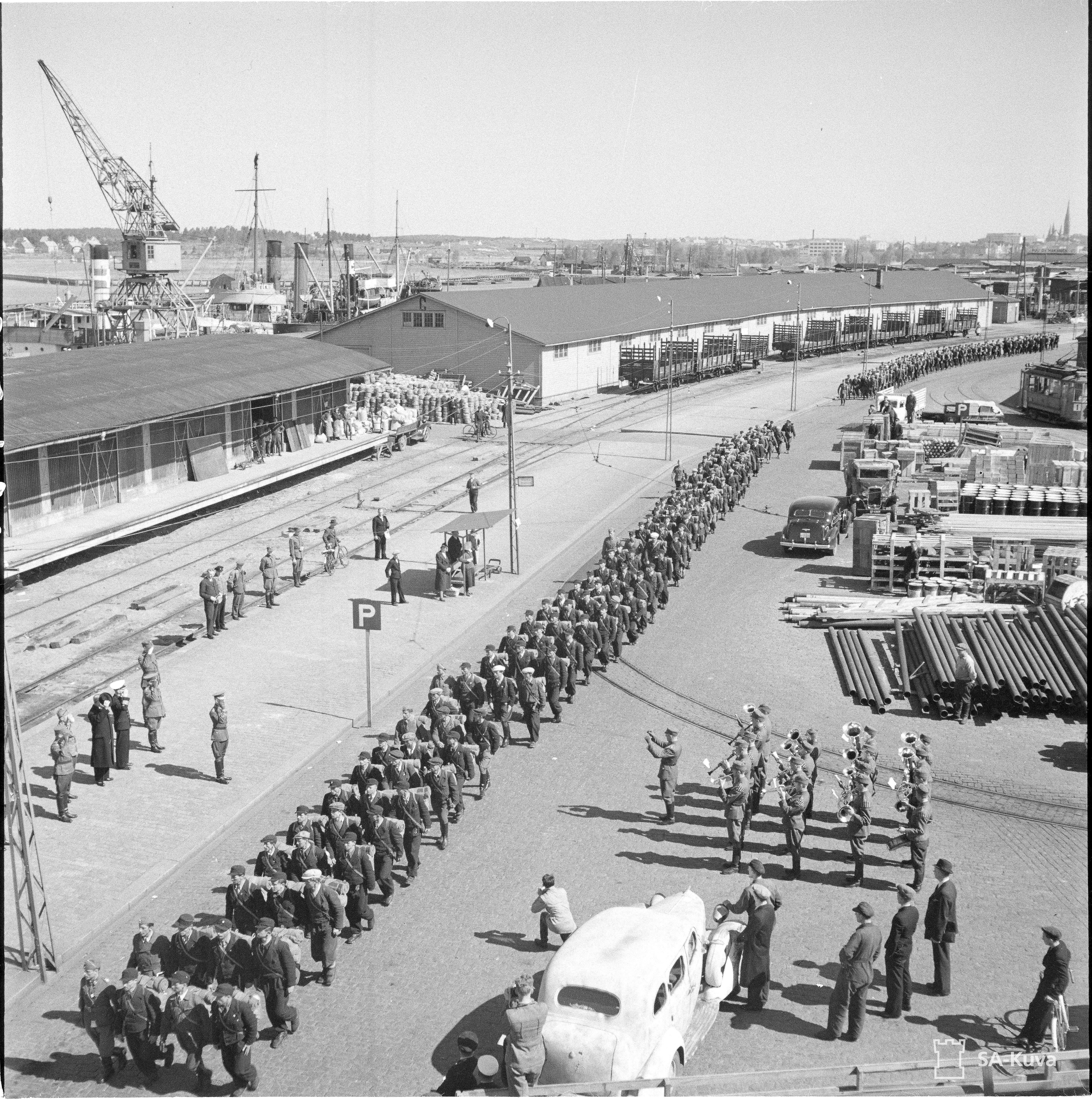 Unkarilaisten vapaaehtoisten ohimarssi Turussa 1940-05-20