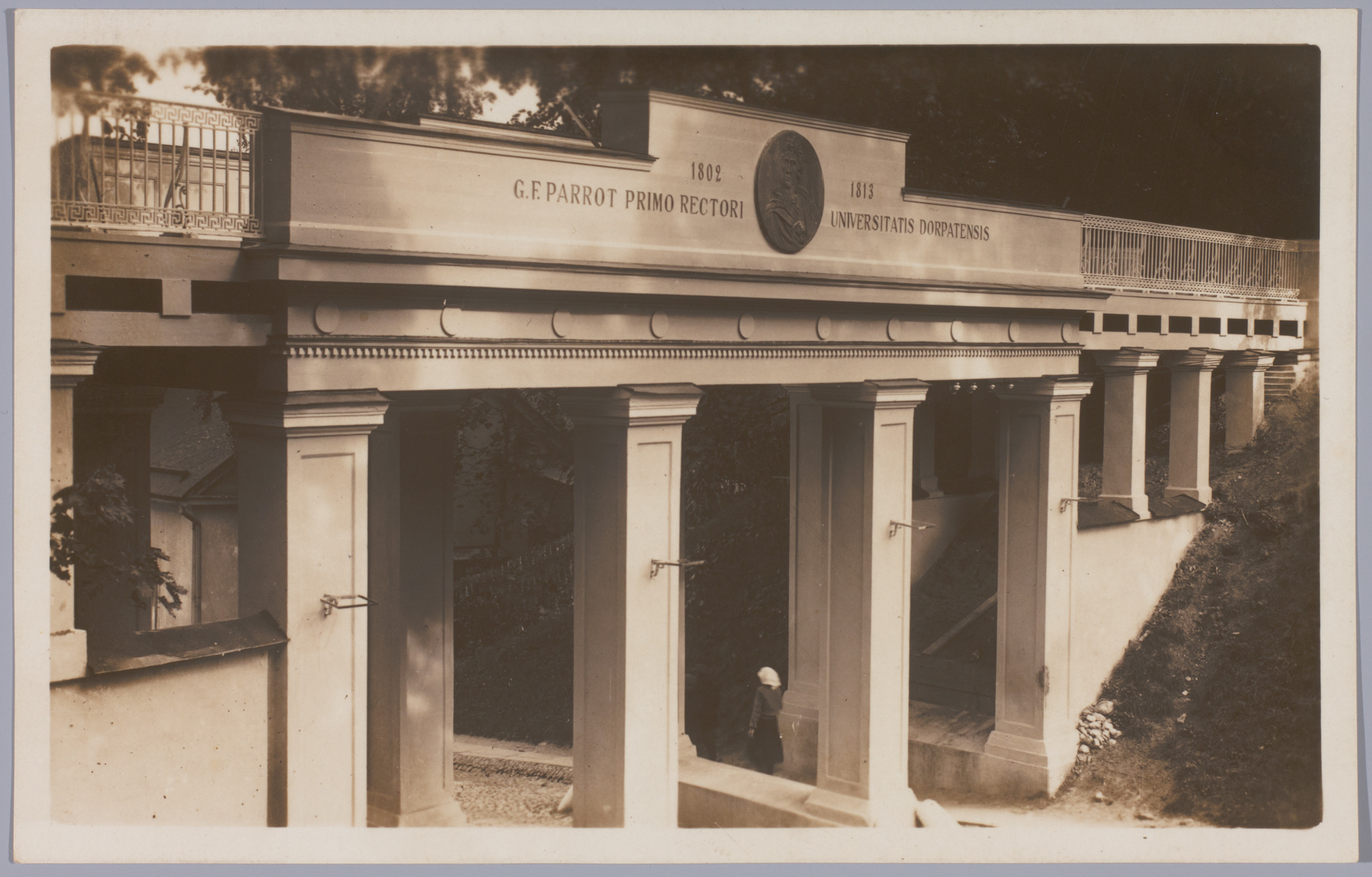 Postkaart Andrus Ansipi kogust. Inglisild