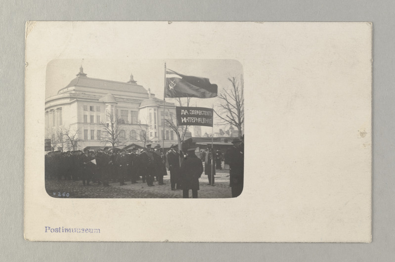 Sidetöötajad sammumas 1917.a. demonstratsionil.