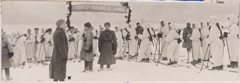 7. Eesti diviisi suusaretk. Miiting enne suusaretke. Esineb alampolkovnik Raud.