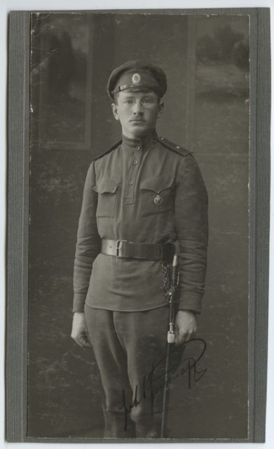 Portree: Juhan Künnapuu Tomskis I maailmasõja päevil