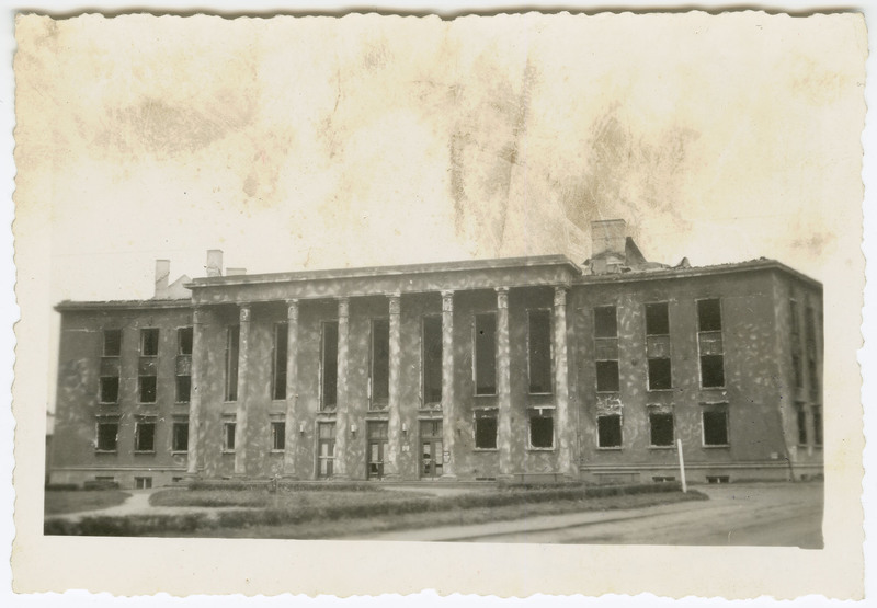 Purustatud Tartu 1944.a. Töölismaja.