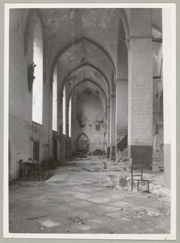 Tallinn peale põlemist 10.03.1944. Niguliste kiriku sisevaateid.